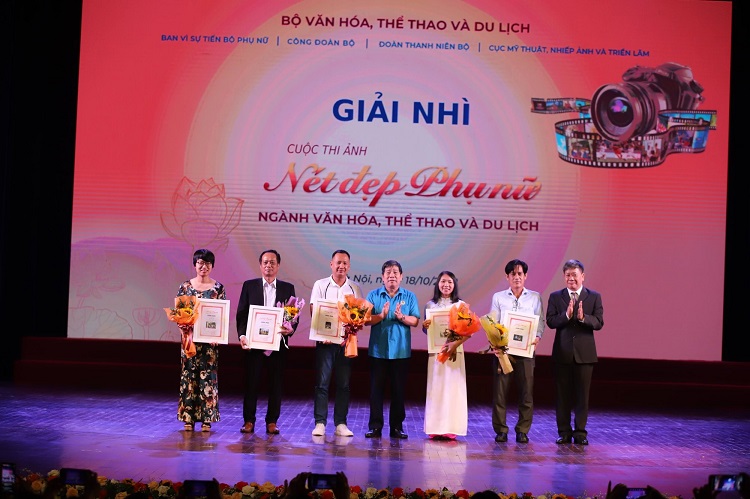 Công đoàn Bộ VHTT&DL tổ chức chuỗi hoạt động chào mừng kỷ niệm 92 năm Ngày Phụ nữ Việt Nam 20/10