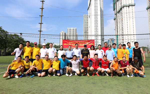 Công đoàn Ủy ban Dân tộc tổ chức giao hữu bóng đá kỷ niệm 128 năm ngày sinh của Bác