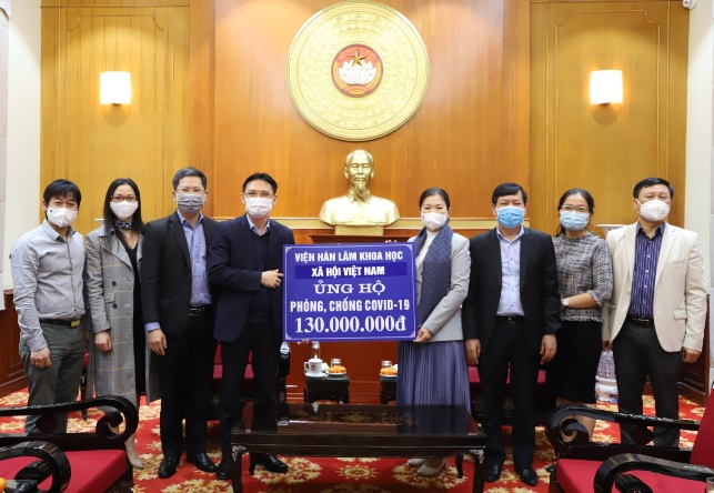 Viện Hàn lâm Khoa học xã hội Việt Nam ủng hộ phòng, chống dịch Covid-19