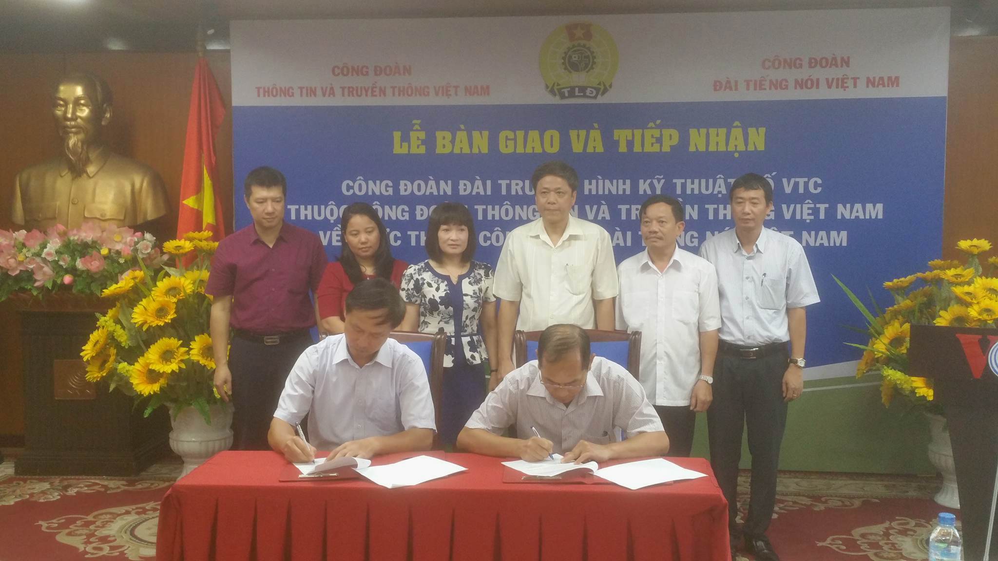 Công đoàn Đài Tiếng nói Việt Nam tiếp nhận 01 CĐCS