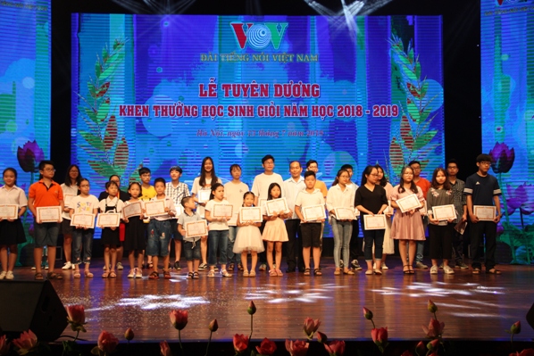 Công đoàn Đài Tiếng nói Việt Nam: Tuyên dương khen thưởng các cháu học sinh giỏi năm học 2018 – 2019