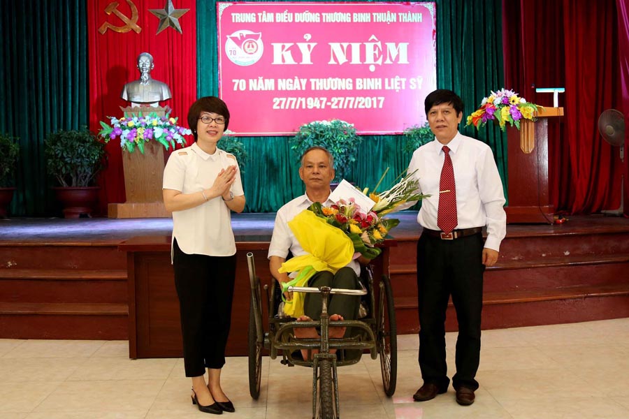 CĐ Bộ Kế hoạch và Đầu tư thăm và tặng quà Trung tâm điều dưỡng tại Hà Nam; Phú Thọ và Bắc Ninh