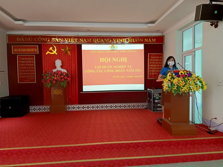 Công đoàn Viên chức tỉnh Yên Bái kiểm tra, giám sát việc chấp hành Điều lệ Công đoàn Việt Nam và quản lý, sử dụng tài chính  công đoàn cơ sở
