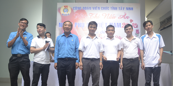 Công đoàn Viên chức tỉnh Tây Ninh: Họp mặt kỷ niệm ngày 20/10