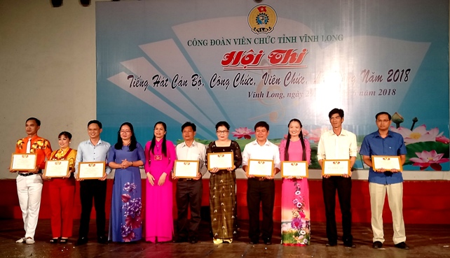 CĐVC tỉnh Vĩnh Long tổ chức Hội thi tiếng hát cán bộ, công chức, viên chức lao động năm 2018