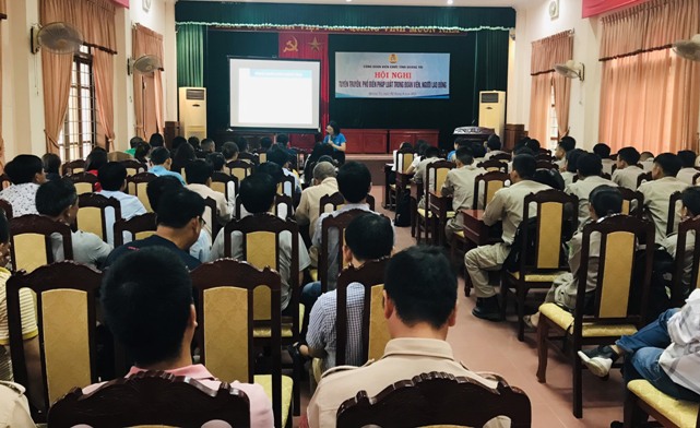 CĐVC tỉnh Quảng Trị: Tuyên truyền pháp luật cho 100 người lao động thuộc các dự án phi chính phủ