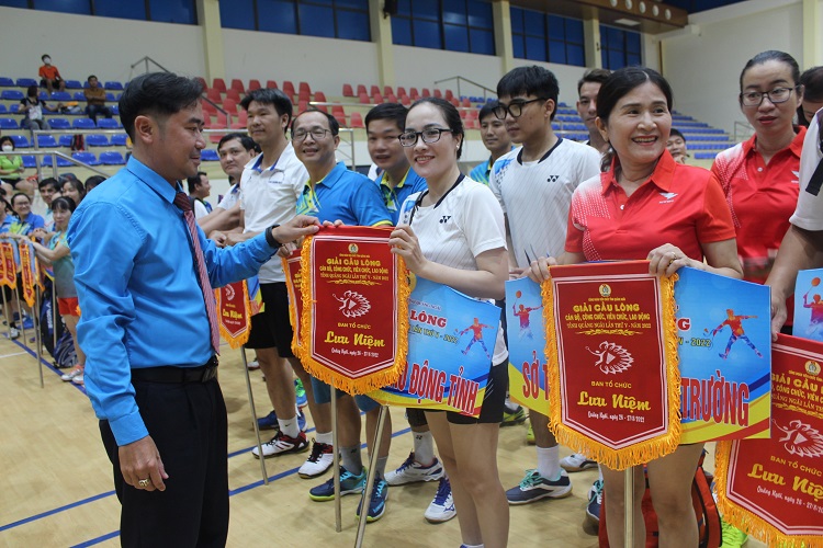 Công đoàn Viên chức tỉnh Quảng Ngãi tổ chức Giải cầu lông cán bộ, công chức, viên chức, người lao động lần thứ V – 2022