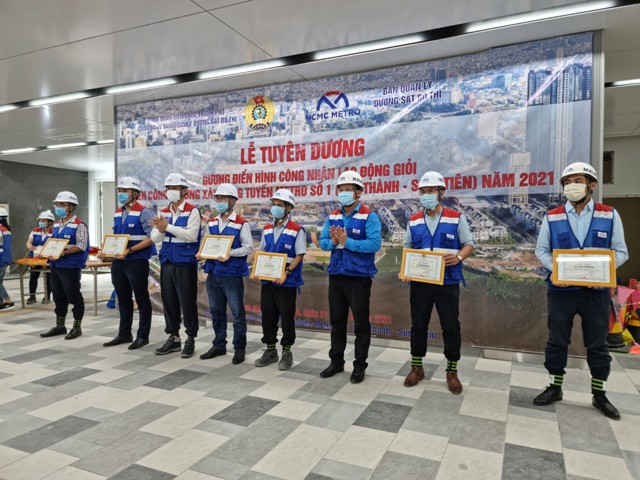 CĐVC thành phố Hồ Chí Minh tuyên dương, khen thưởng tập thể, cá nhân tiêu biểu trong hoạt động Tháng Công nhân năm 2021