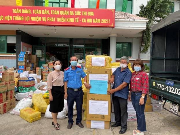 Các cấp Công đoàn Viên chức tỉnh Bình Định ủng hộ nhu yếu phẩm hỗ trợ Nhân dân thành phố Hồ Chí Minh khắc phục khó khăn do đại dịch Covid-19