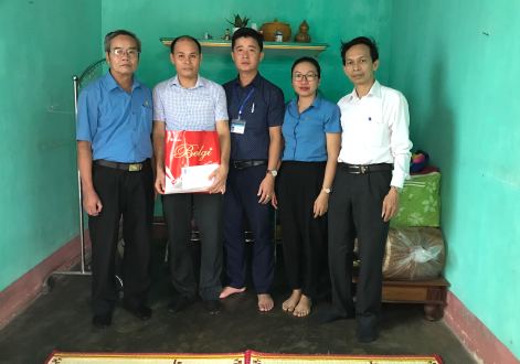 CĐVC tỉnh Quảng Trị: Thăm hỏi, trợ cấp đoàn viên nhân Tháng Công nhân năm 2019