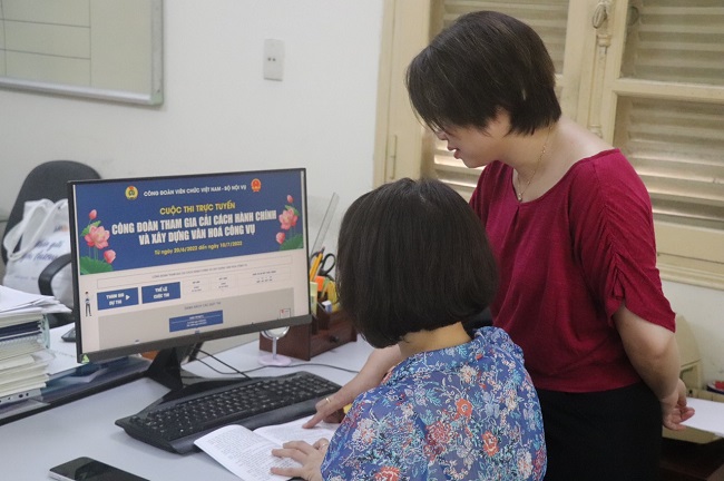 Hơn 25.000 lượt đoàn viên, người lao động dự thi trực tuyến “Công đoàn tham gia cải cách hành chính và xây dựng văn hóa công vụ” do Công đoàn Viên chức Việt Nam phối hợp với Bộ Nội vụ tổ chức