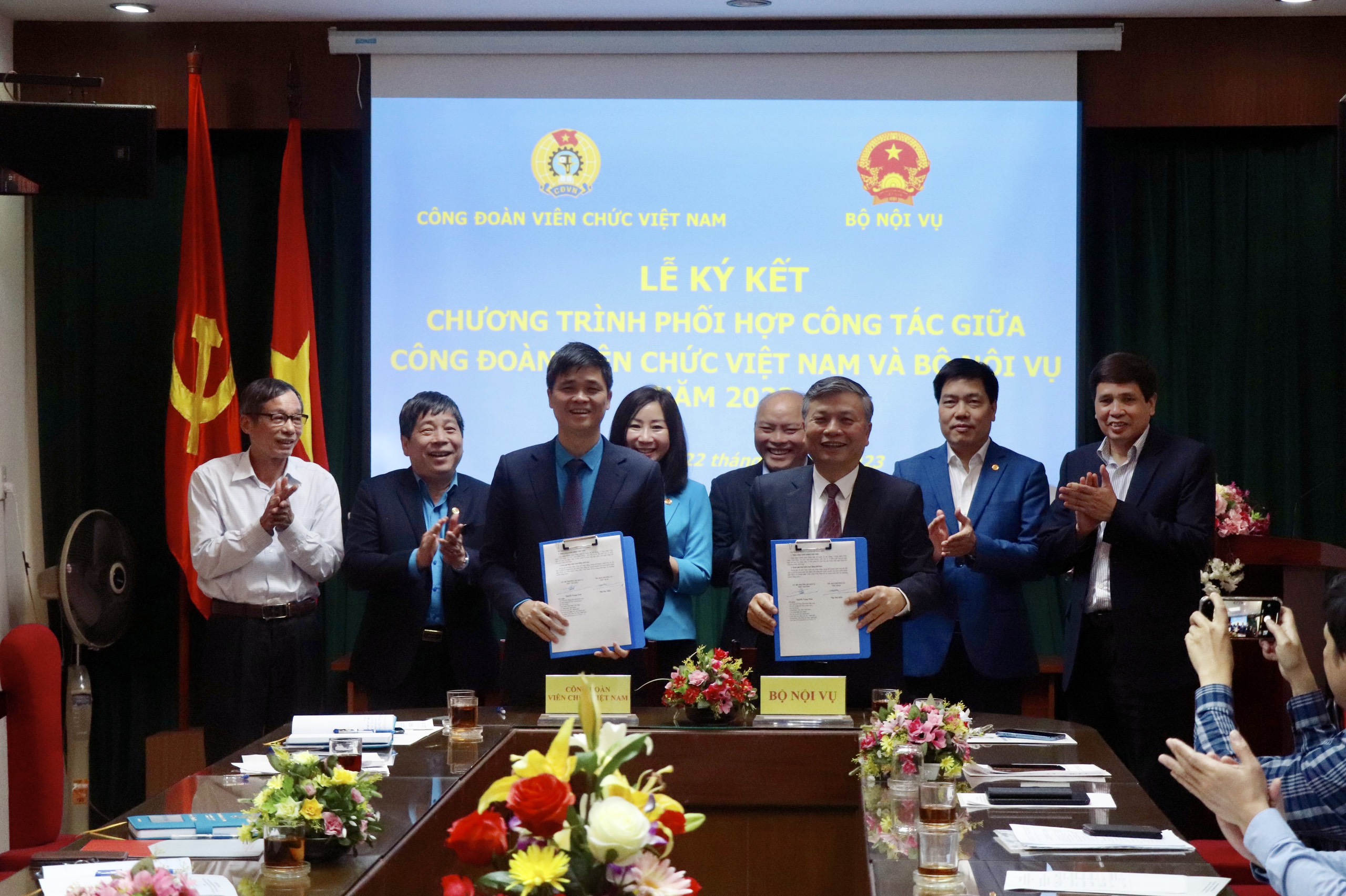 Công đoàn Viên chức Việt Nam và Bộ Nội vụ ký kết chương trình phối hợp năm 2023