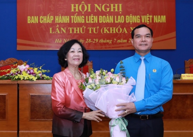 Hội nghị Ban chấp hành Tổng Liên đoàn Lao động Việt Nam lần thứ 4: Đồng chí Nguyễn Đình Khang được bầu giữ chức Chủ tịch Tổng Liên đoàn Lao động Việt Nam