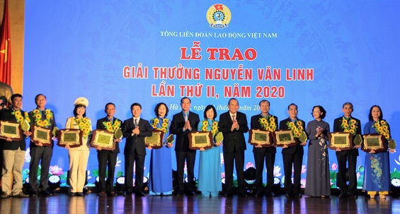 Vinh danh 10 cán bộ công đoàn xuất sắc được trao Giải thưởng Nguyễn Văn Linh lần thứ II