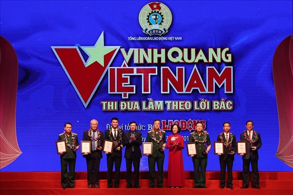 Chương trình “Vinh quang Việt Nam” năm 2019 -  Tôn vinh những tấm gương thi đua làm theo lời Bác
