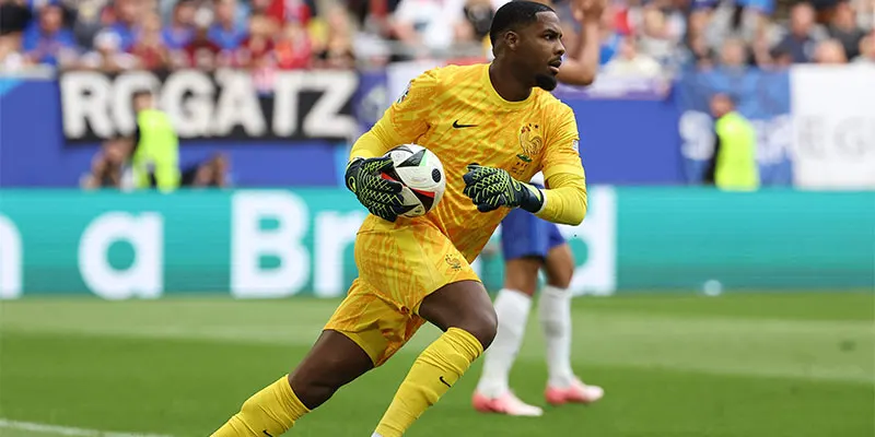 Top 5 thủ môn xuất sắc nhất thế giới hiện nay