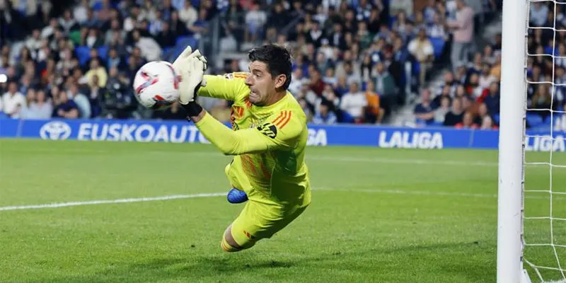 Top 5 thủ môn xuất sắc nhất thế giới hiện nay