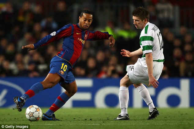 Cách thực hiện tuyệt chiêu lừa bóng Elastico "dẻo" như Ronaldo