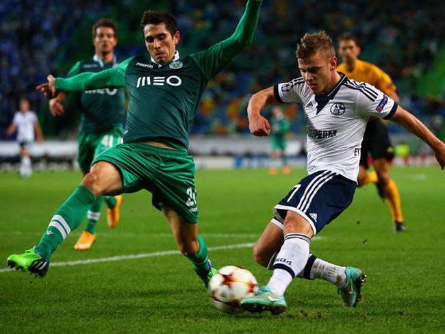 Kỹ thuật kèm người trong bóng đá