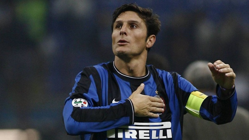 Zanetti cũng là cái tên rất hay cho đội bóng này. Top 6 hậu vệ Inter Milan vĩ đại nhất lịch sử câu lạc bộ