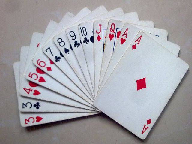 Luật chơi Mậu Binh - Luật chơi, cách tính điểm và chiến thuật hiệu quả - EV88