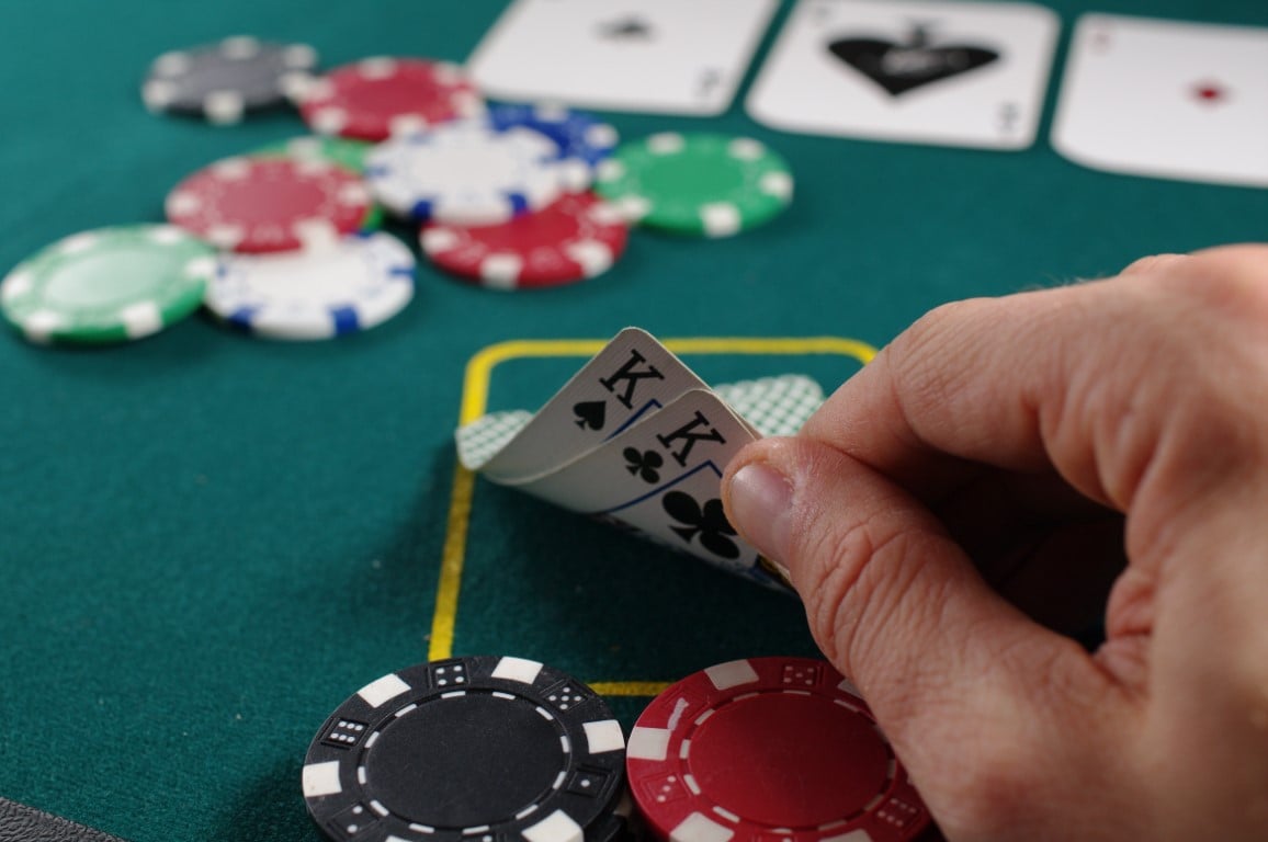 Stud Poker Là Gì? Cẩm Nang Stud Poker Từ A Đến Z Cho Người Chơi