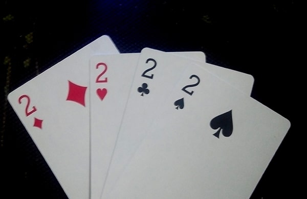 Bài Tứ Quý Là Gì? Cách Sử Dụng Tứ Quý Hiệu Quả Trong Tiến Lên