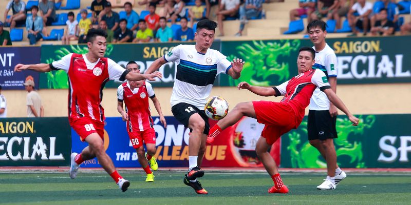 chien thuat choi bong co la gi Giải thích bóng cỏ là gì? Kinh nghiệm chơi bóng cỏ hay