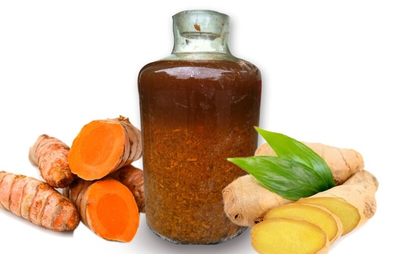 Hướng dẫn cách làm rượu nghệ bóp gà đá hiệu quả nhất