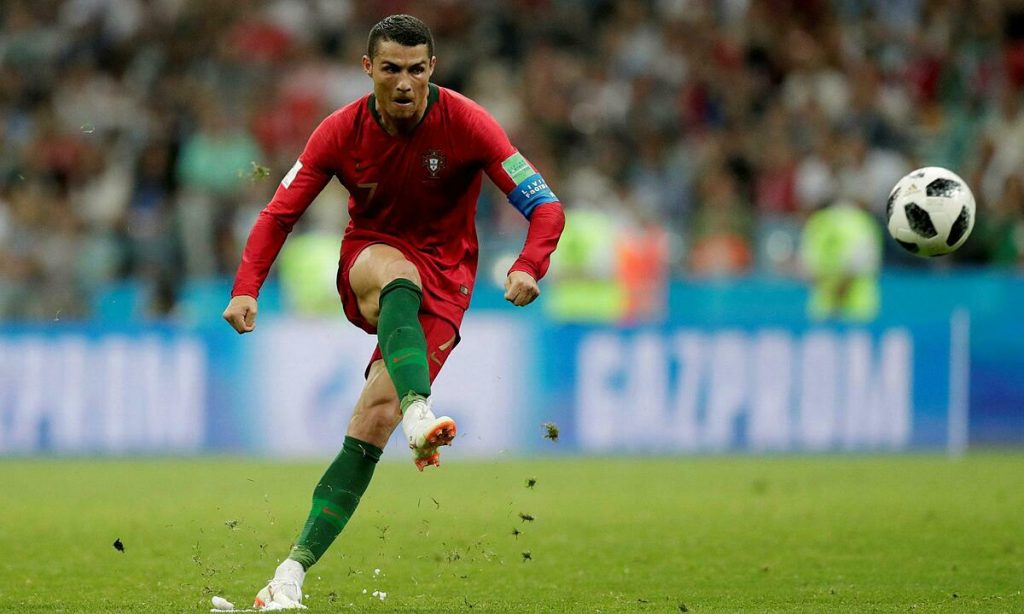 Hướng Dẫn Cách Sút Knuckle Ball Đẳng Cấp Như Ronaldo