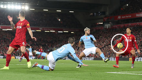 Luật bóng chạm tay lại thay đổi - Bongdaplus.vn