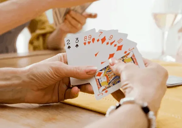 Cách chơi, luật chơi bài tiến lên miền Trung đầy đủ, chi tiết nhất