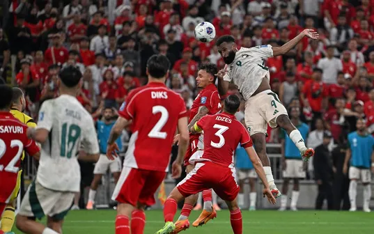 Mưa phạt đền và màn rượt đuổi nghẹt thở, Indonesia gục ngã trước Saudi  Arabia