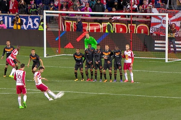 Phạt trực tiếp là gì? Khi nào được đá phạt trực tiếp?