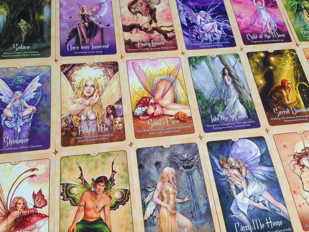 Bài Oracle Là Gì? Khám Phá Bộ Bài Kết Nối Trực Giác Và Tiềm Thức