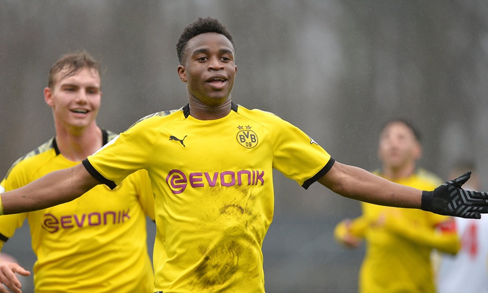 Youssoufa Moukoko: Sự nghiệp thăng trầm của một thần đồng bóng đá