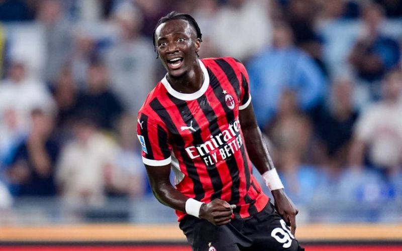 Tammy Abraham sở hữu thể hình và sức mạnh ấn tượng