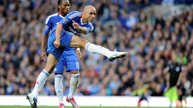 Cầu thủ Alex - Một cái tên đầy xa lạ của Brazil