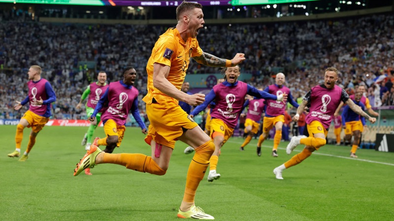 Cầu thủ Wout Weghorst - Sự kỳ lạ của tiền đạo hạng 2