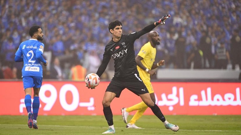 Yassine Bounou trong màu áo Al Hilal