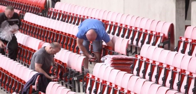 Khán đài và không gian bên trong Stadium of Light