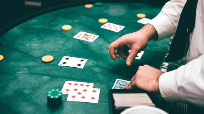 3 tiên với liêng cái nào mạnh hơn? Hướng dẫn phân định thắng thua chuẩn nhất - Top Game