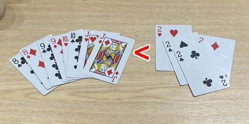 Bao nhiêu đôi thông thì chặn được tứ quý?