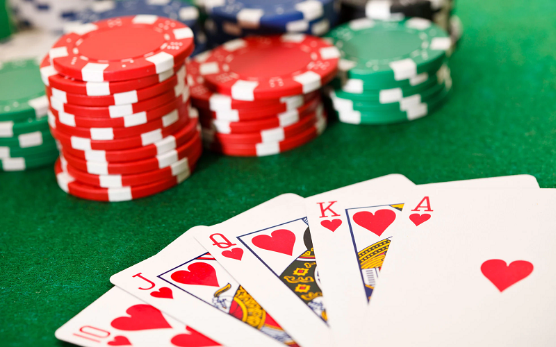 Các trường hợp chơi bài Poker bị coi là bất hợp pháp tại Việt Nam -  VnEconomy