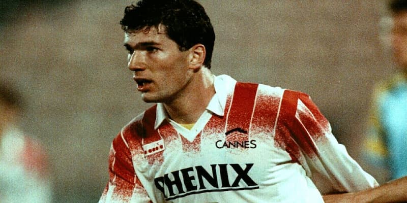 Zinedine Zidane – Huyền Thoại Sân Cỏ Qua Góc Nhìn Bongdaso – bongdasoovii.com