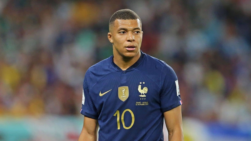 Kylian Mbappe ngôi sao bóng đá Pháp hiện nay
