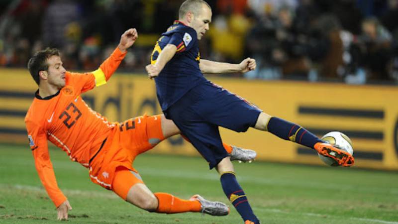 Bàn thắng vàng của Iniesta tại World Cup 2010