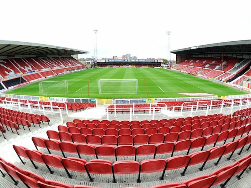 Quá trình phát triển và nâng cấp County Ground