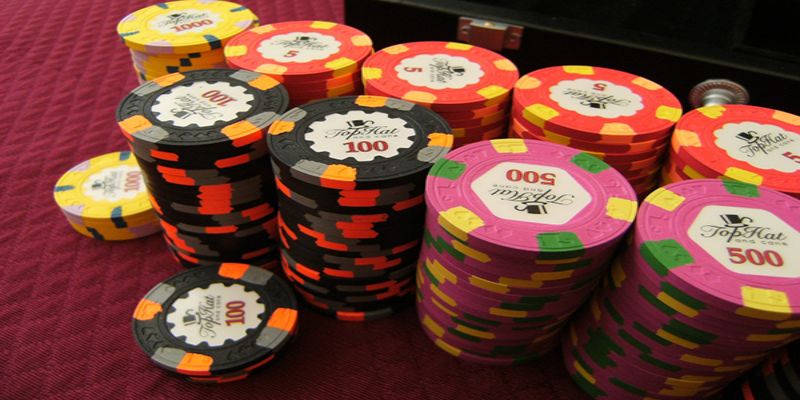 Phỉnh Poker Là Gì? Khám phá ý nghĩa và nguồn gốc của phỉnh Poker
